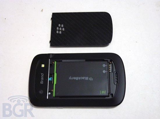 BlackBerry Bold Touch 9930 rear