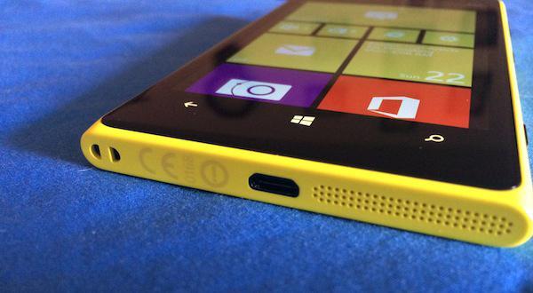 Nokia Lumia 1020 buttons