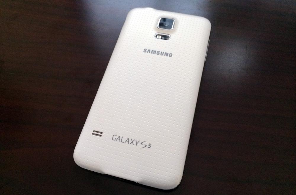 Samsung Galaxy S5 Shimmery White rear