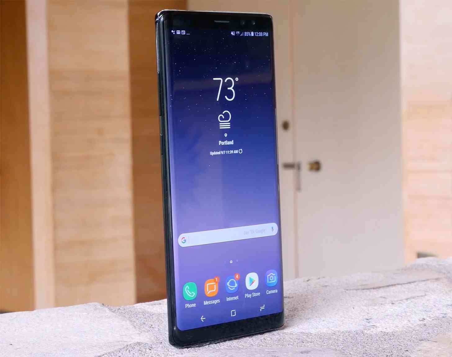 Samsung Galaxy Note 8 front angle hands-on